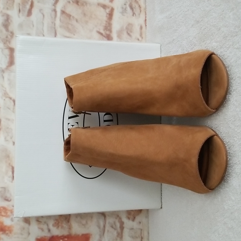 New Steve Madden Tulusa Peep Toe Booties - Picture 2 of 10